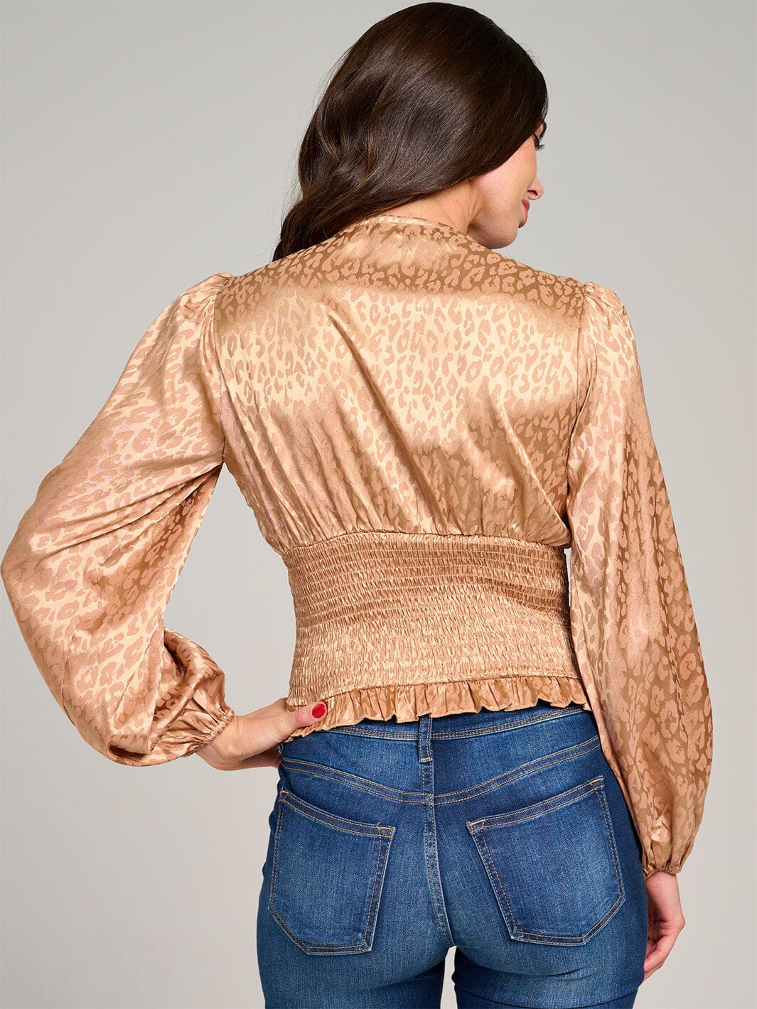 WOMEN'S LONG SLEEVE V-NECK RUCHED ANIMAL PRINT BLOUSE