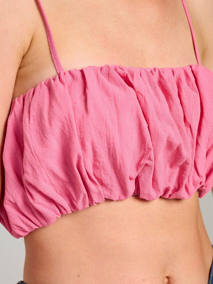 WOMEN'S SLEEVELESS SPAGHETTI STRAP CROP TOP