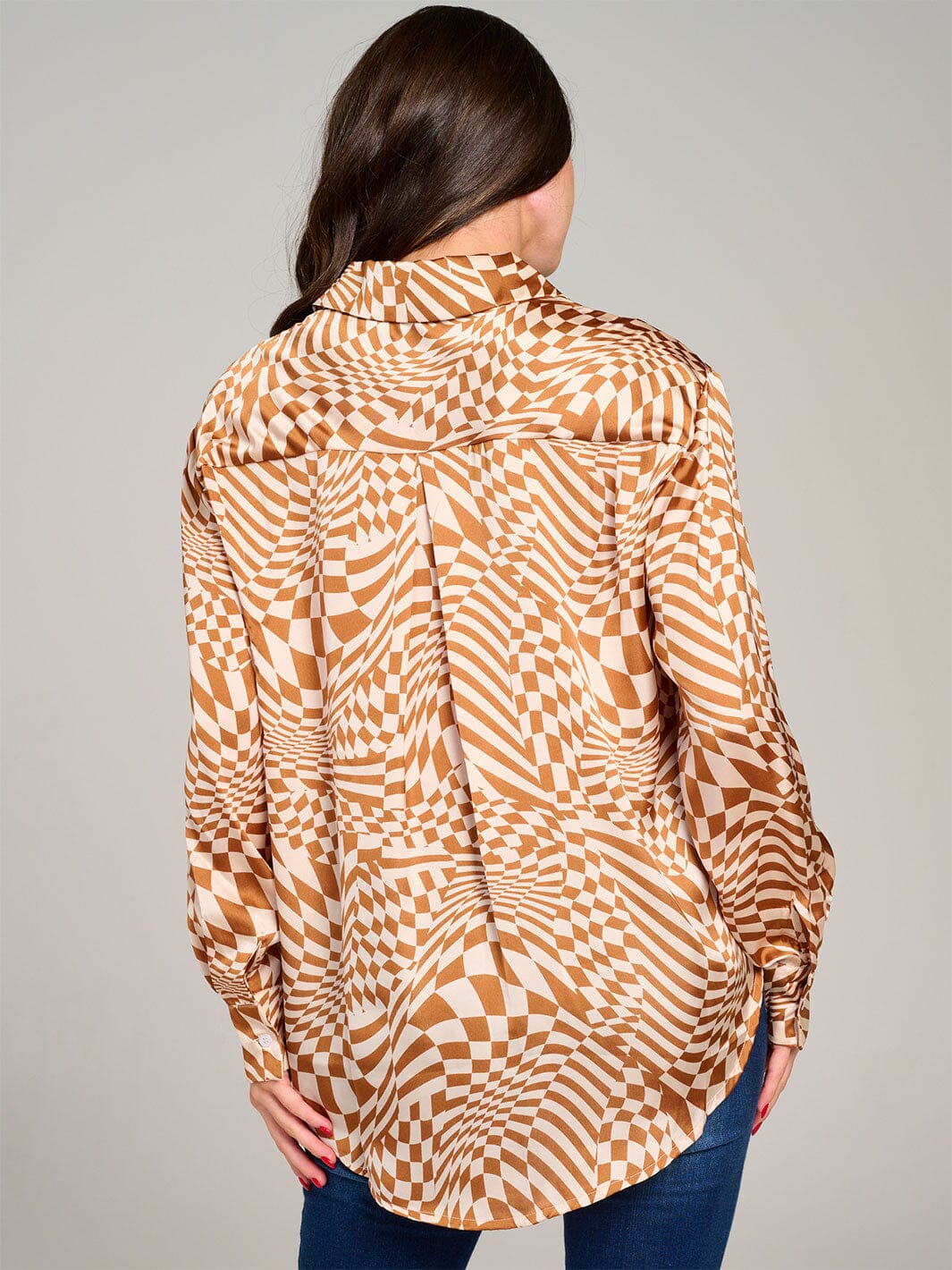 WOMEN'S LONG SLEEVE BUTTON UP FRONT POCKET PRINTED BLOUSE