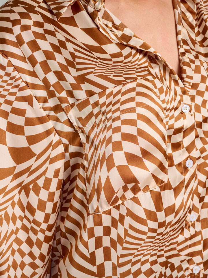 WOMEN'S LONG SLEEVE BUTTON UP FRONT POCKET PRINTED BLOUSE