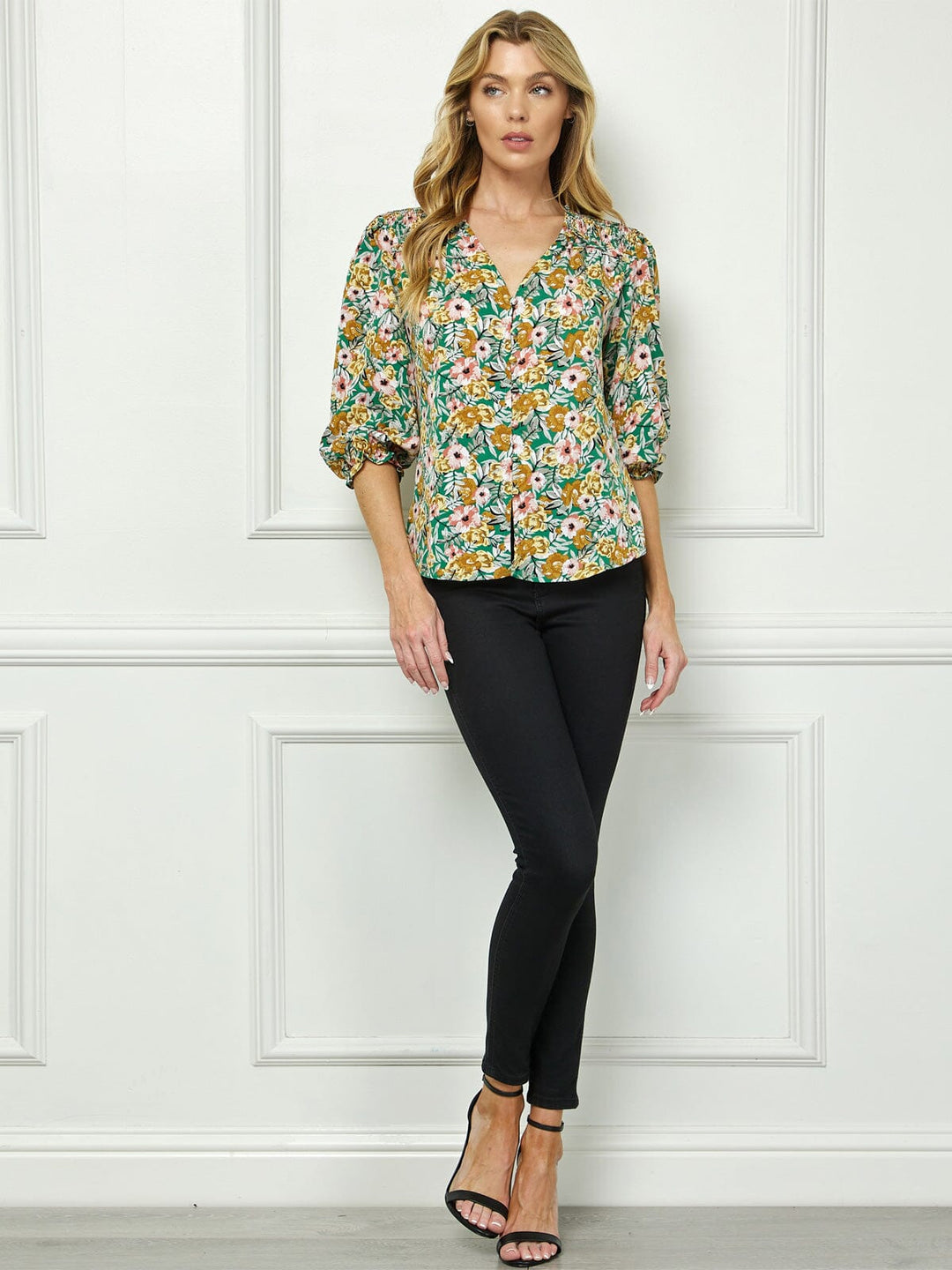 WOMEN'S 3/4 SLEEVE BUTTON CLOSURE FLORAL BLOUSE TOP