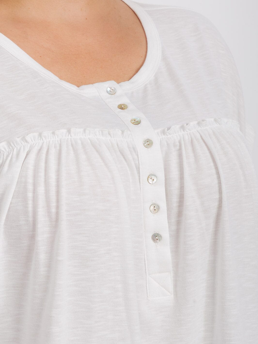 PLUS SIZE SHORT SLEEVES BUTTON UP TUNIC BLOUSE