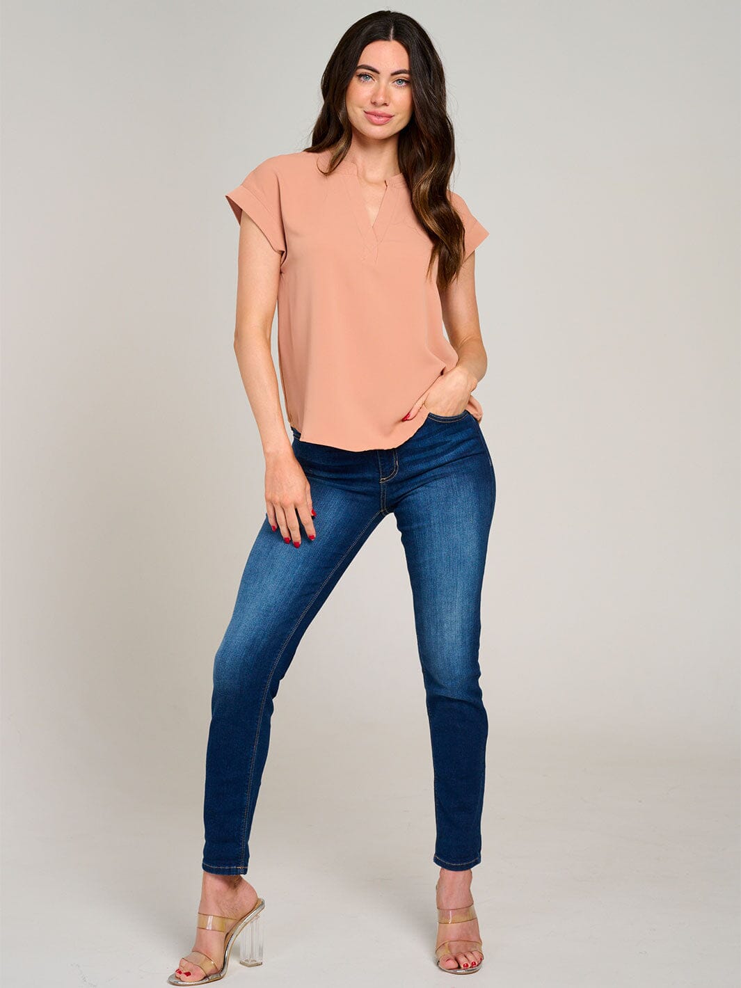 WOMEN'S SHORT SLEEVE V-NECK SOLID BLOUSE