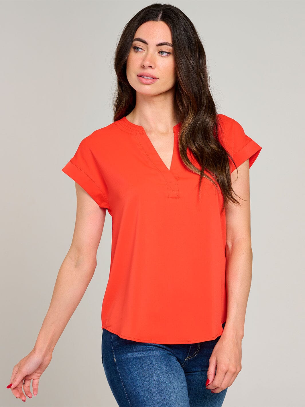 WOMEN'S SHORT SLEEVE V-NECK SOLID BLOUSE