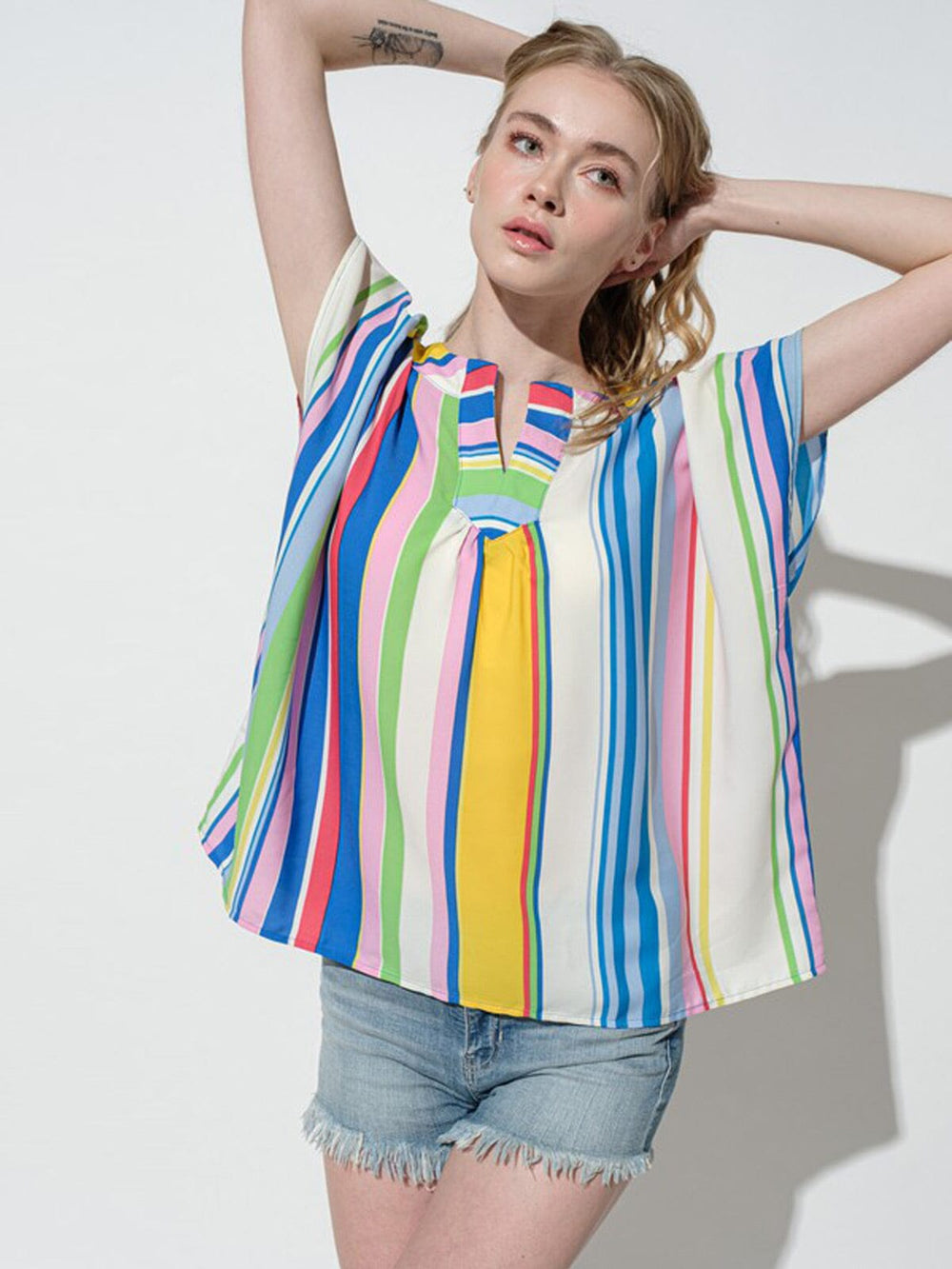 WOMEN'S SHORT SLEEVE V-NECK COLORBLOCK TUNIC TOP
