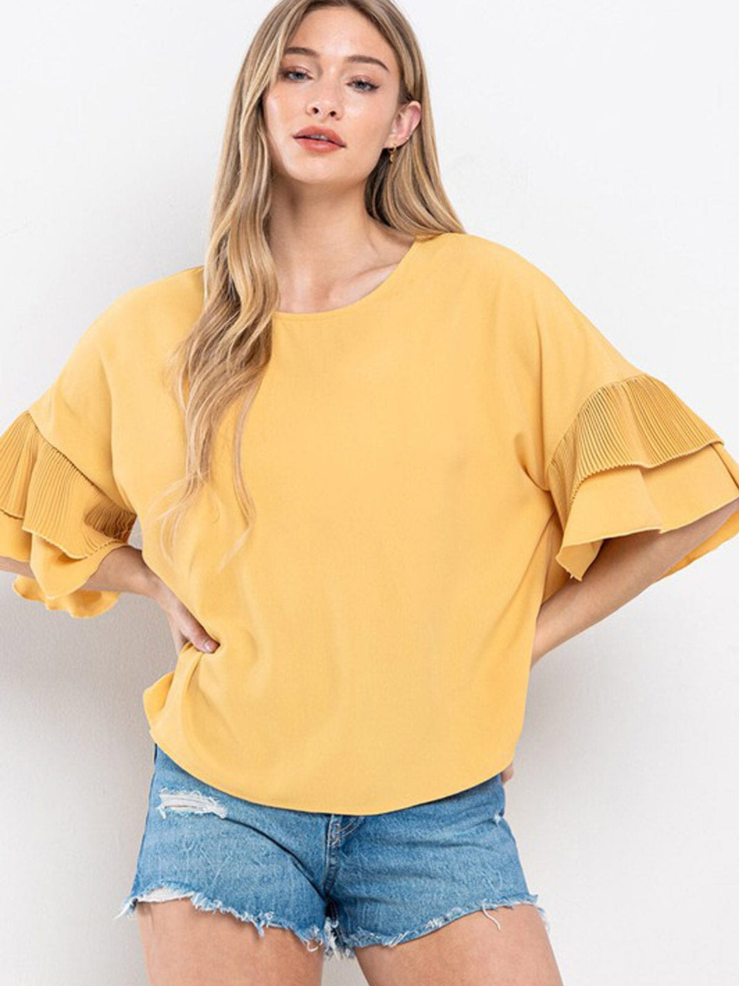 WOMEN'S SHORT RUFFLE SLEEVE BLOUSE