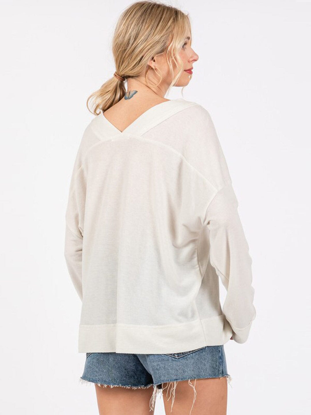 WOMEN'S LONG SLEEVE V-NECK OVERSIZED TOP