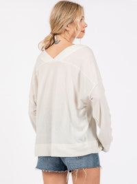WOMEN'S LONG SLEEVE V-NECK OVERSIZED TOP