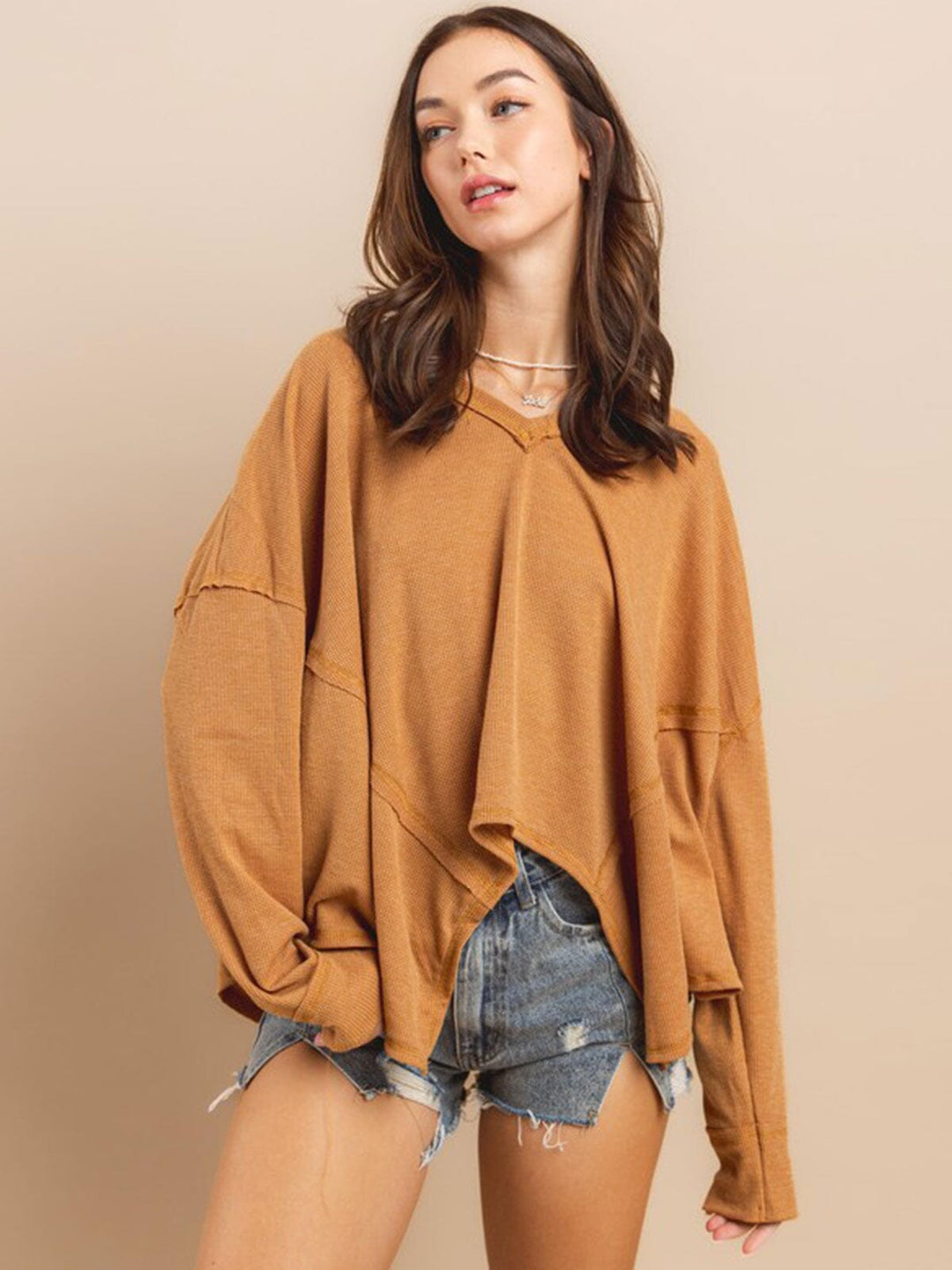 WOMEN'S LONG SLEEVE V-NECK HIGH-LOW TOP