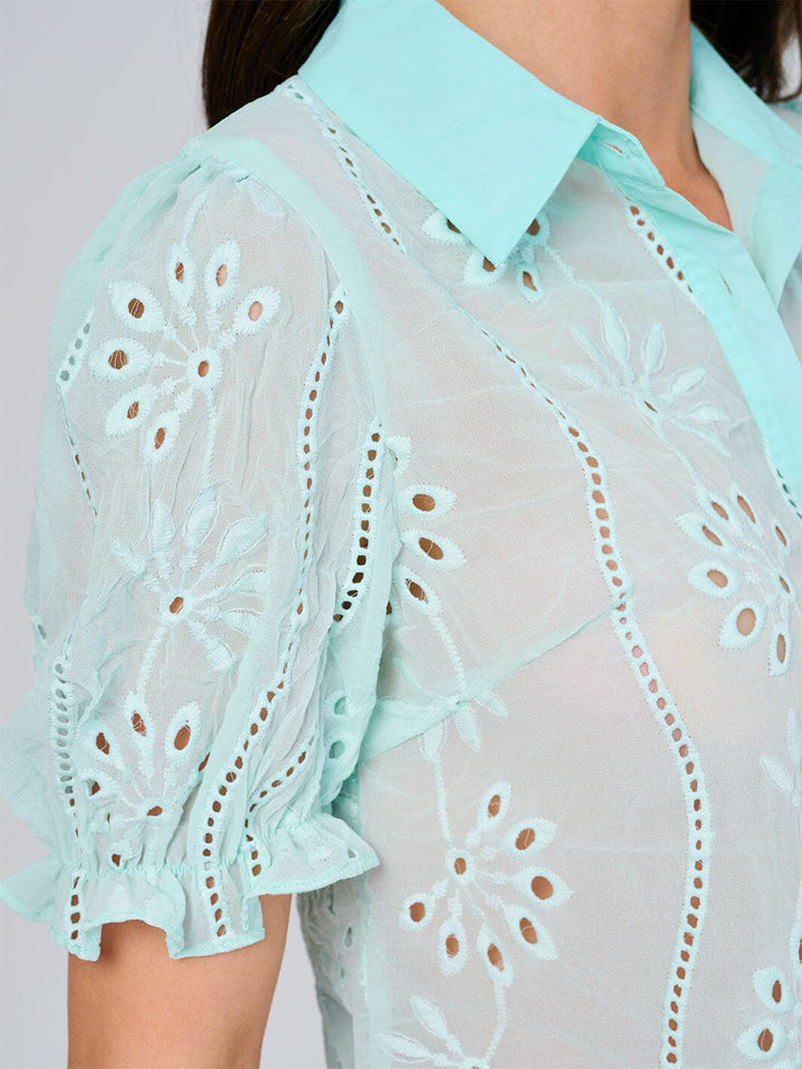 WOMEN'S SHORT SLEEVE BUTTON UP EYELET BLOUSE