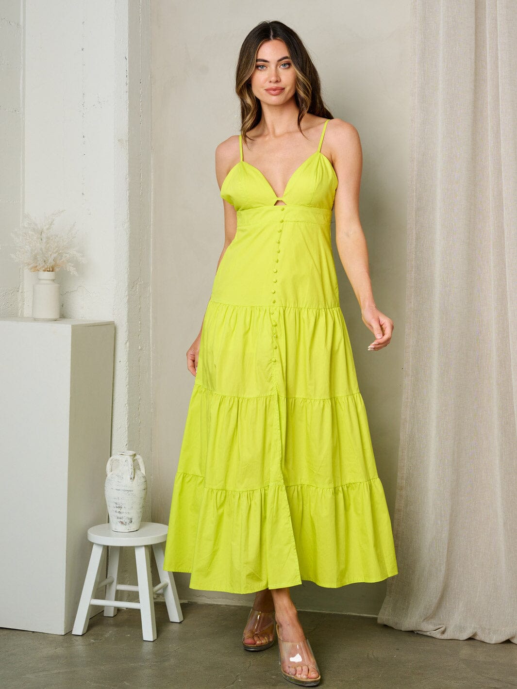 WOMEN'S SLEEVELESS V-NECK TIERED MAXI DRESS