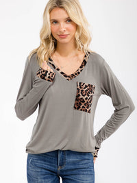 WOMEN'S LONG SLEEVE V-NECK FRONT POCKET ANIMAL PRINT TOP