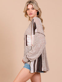 WOMEN'S LONG SLEEVE FRONT POCKET HIGH-LOW MULTI PRINT TOP