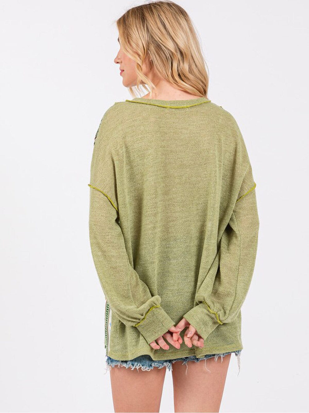 WOMEN'S LONG SLEEVE FRONT POCKET HIGH-LOW MULTI PRINT TOP
