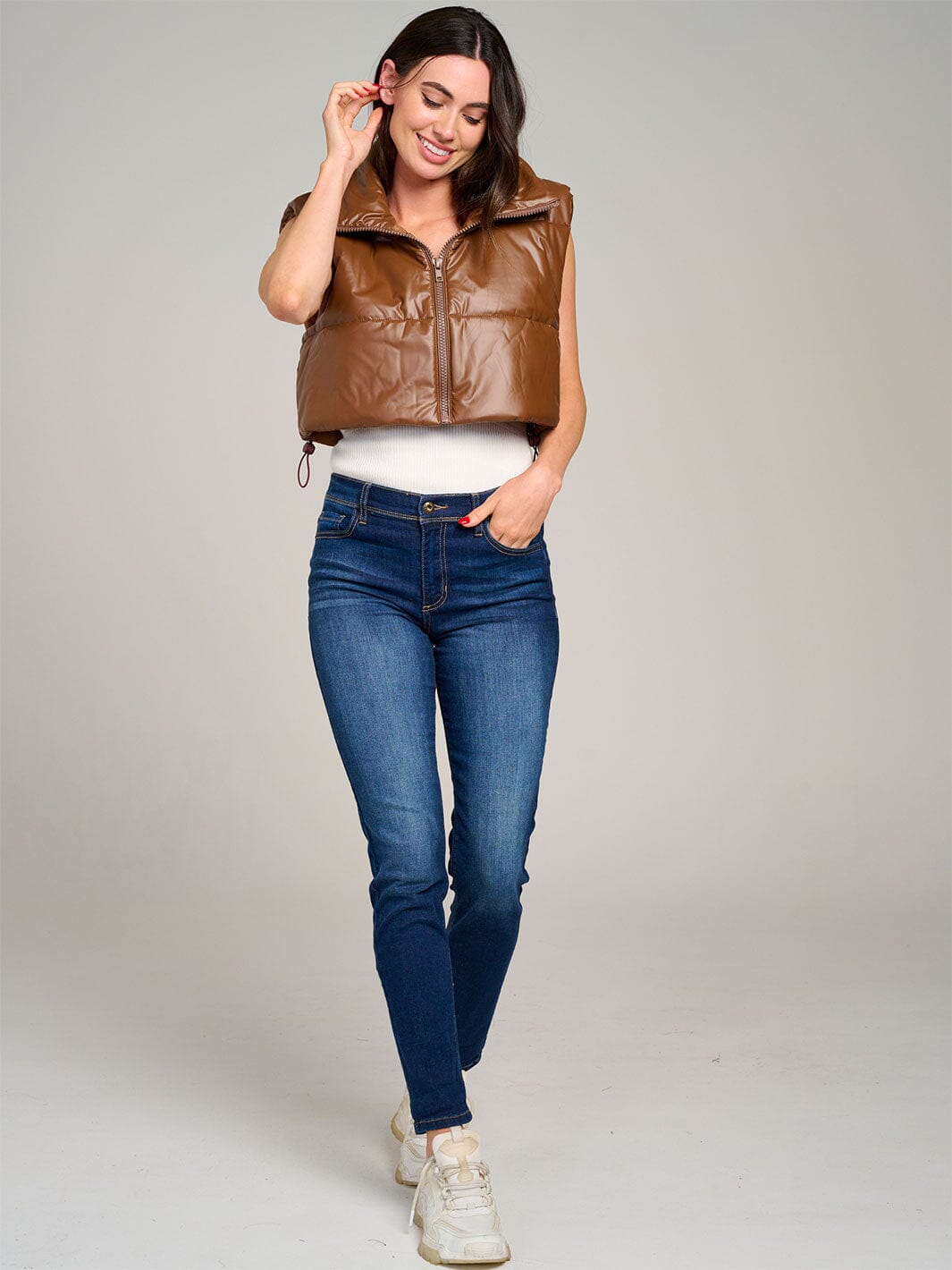 WOMEN'S SLEEVELESS ZIPPER CLOSURE PU PLEATHER PUFFER VEST