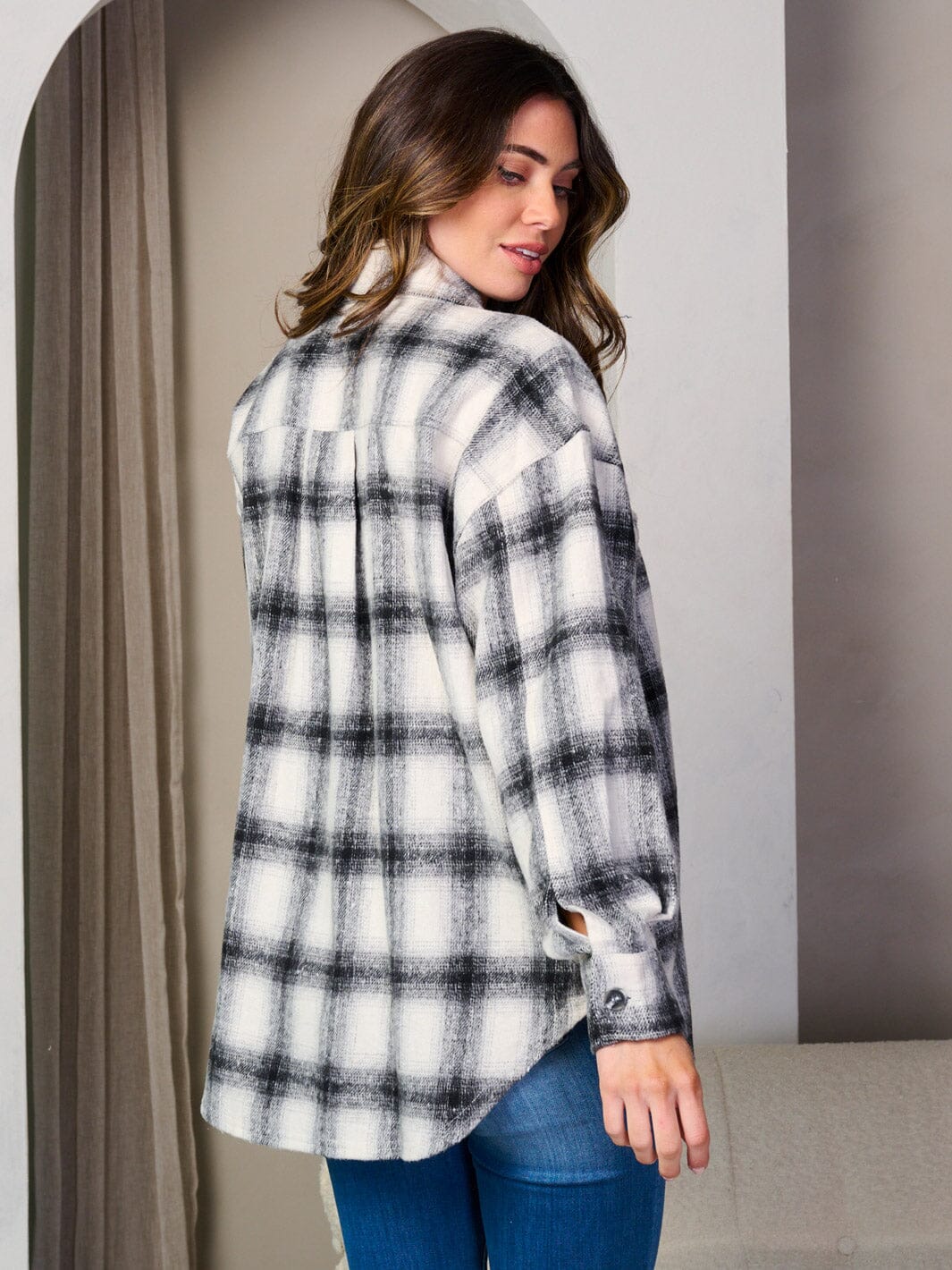 WOMEN'S LONG SLEEVE BUTTON UP POCKETS PLAID JACKET