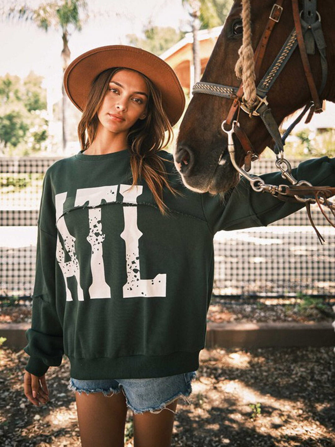 WOMEN'S LONG SLEEVE GRAPHIC PULLOVER SWEATER