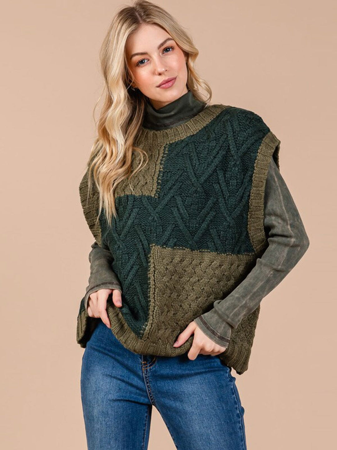 WOMEN'S SLEEVELESS COLORBLOCK KNIT VEST