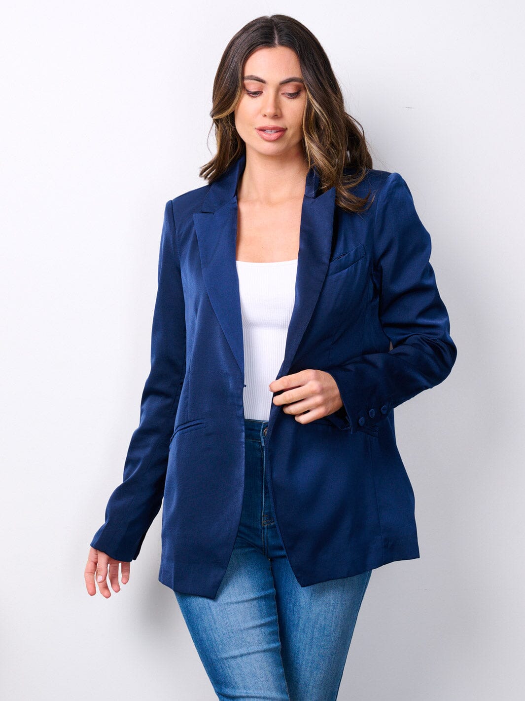 WOMEN'S LONG SLEEVE BUTTON CLOSURE BLAZER