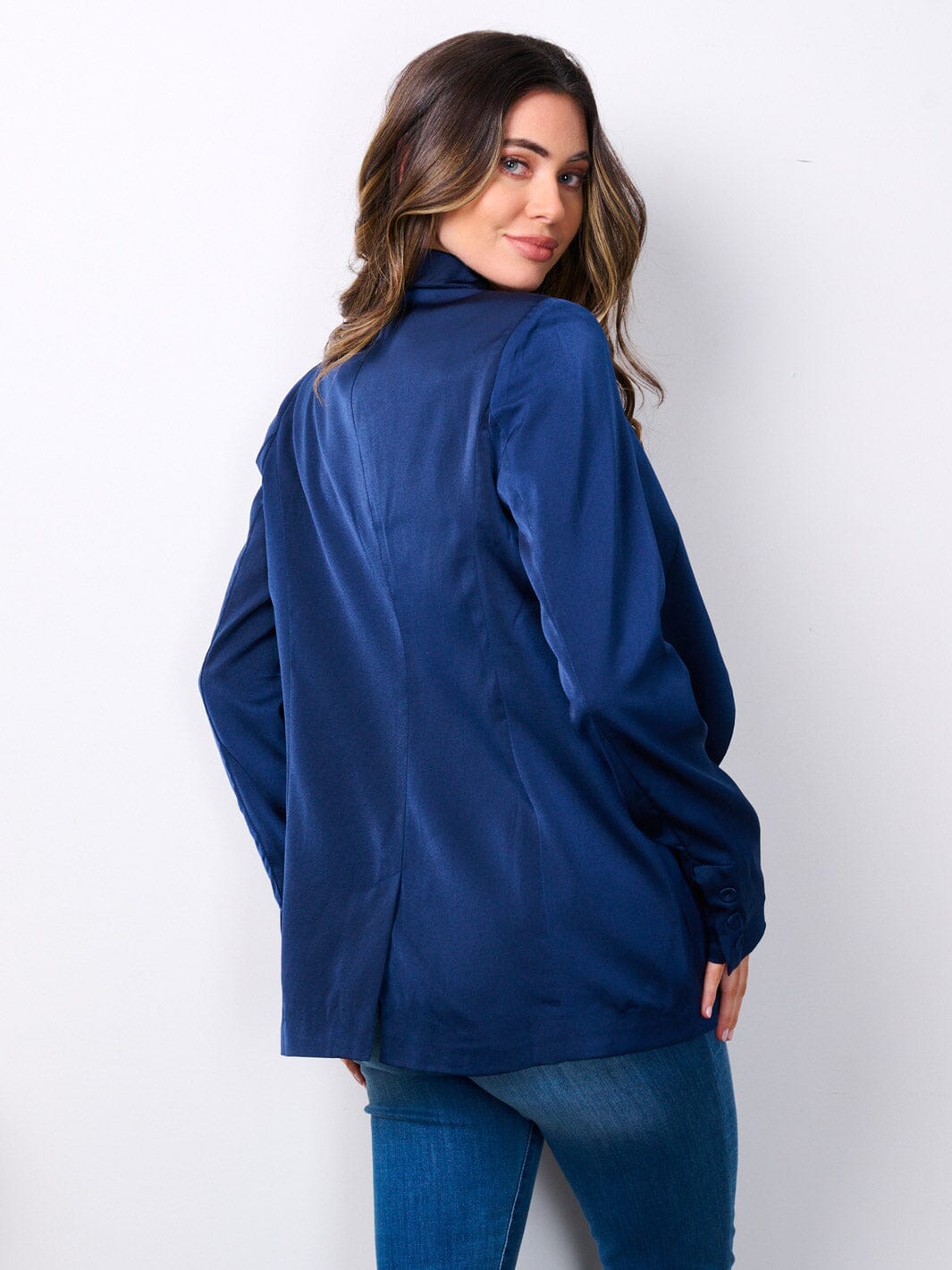 WOMEN'S LONG SLEEVE BUTTON CLOSURE BLAZER