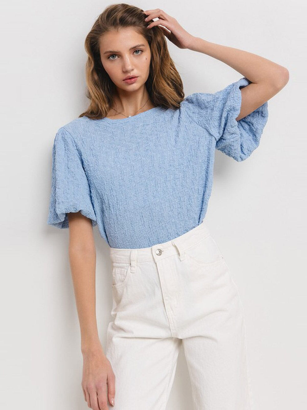 WOMEN'S SHORT PUFF SLEEVE DETAILED BLOUSE