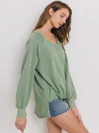 WOMEN'S LONG SLEEVE V-NECK HIGH-LOW TOP