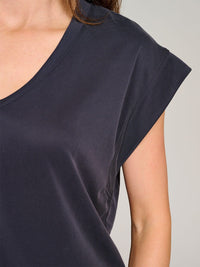 WOMEN'S SHORT SLEEVE V-NECK SOLID TOP