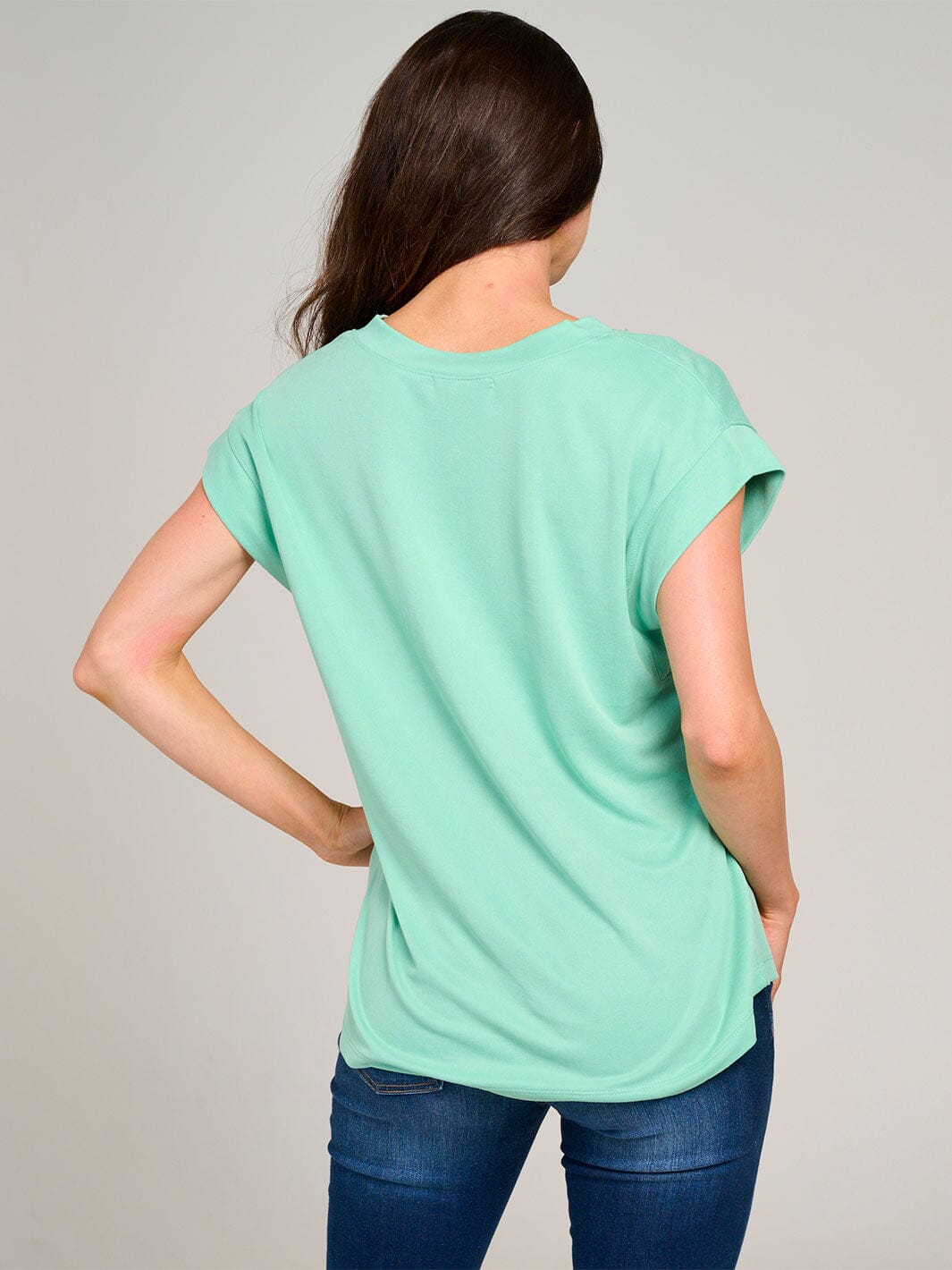 WOMEN'S SHORT SLEEVE V-NECK SOLID TOP