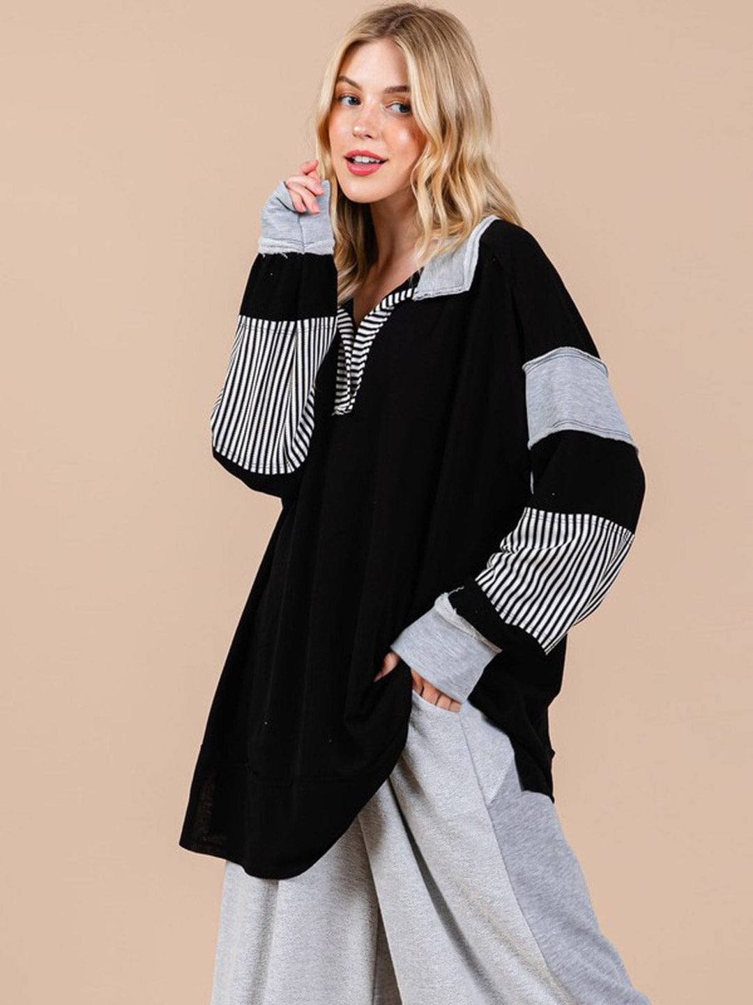 WOMEN'S LONG SLEEVE V-NECK LOOSE FIT COLORBLOCK BLOUSE