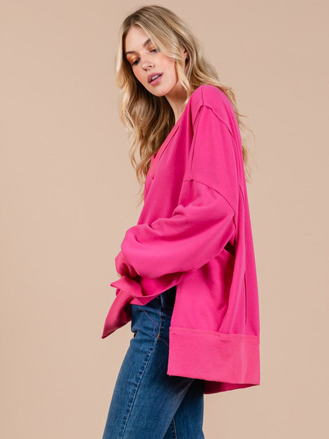 WOMEN'S LONG SLEEVE V-NECK HIGH-LOW OVERSIZED PULLOVER SWEATER