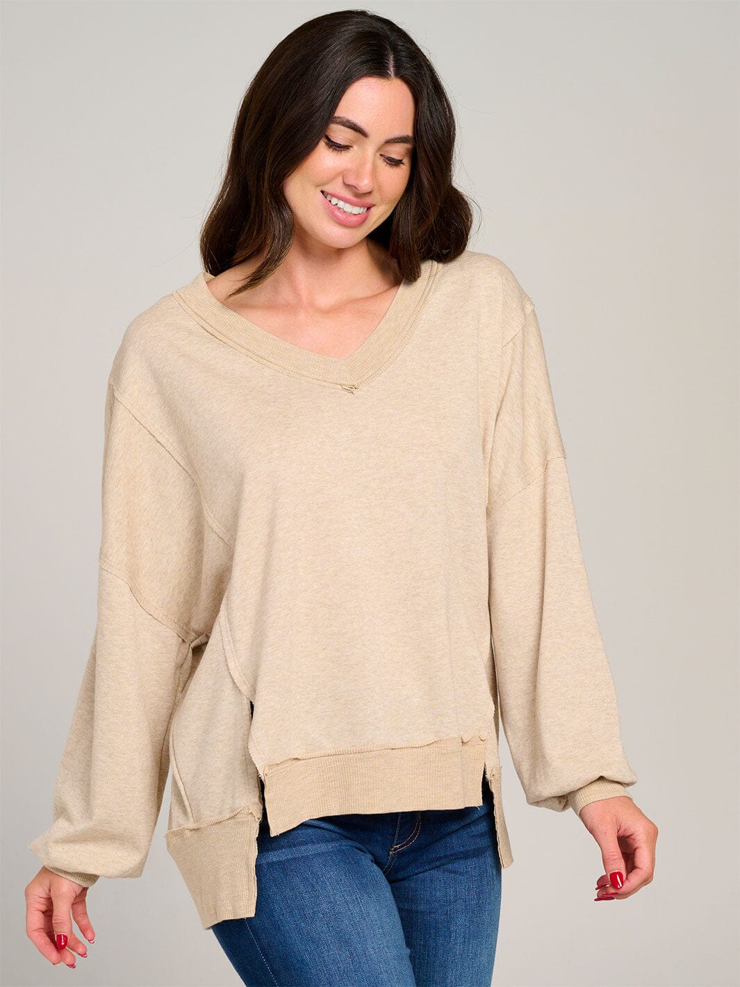 WOMEN'S LONG SLEEVE V-NECK HIGH-LOW OVERSIZED PULLOVER SWEATER