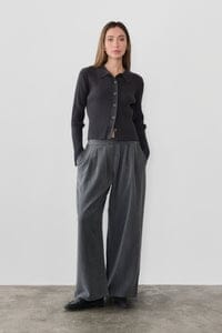 WOMEN'S LONG SLEEVE BUTTON CLOSURE RIBBED TOP