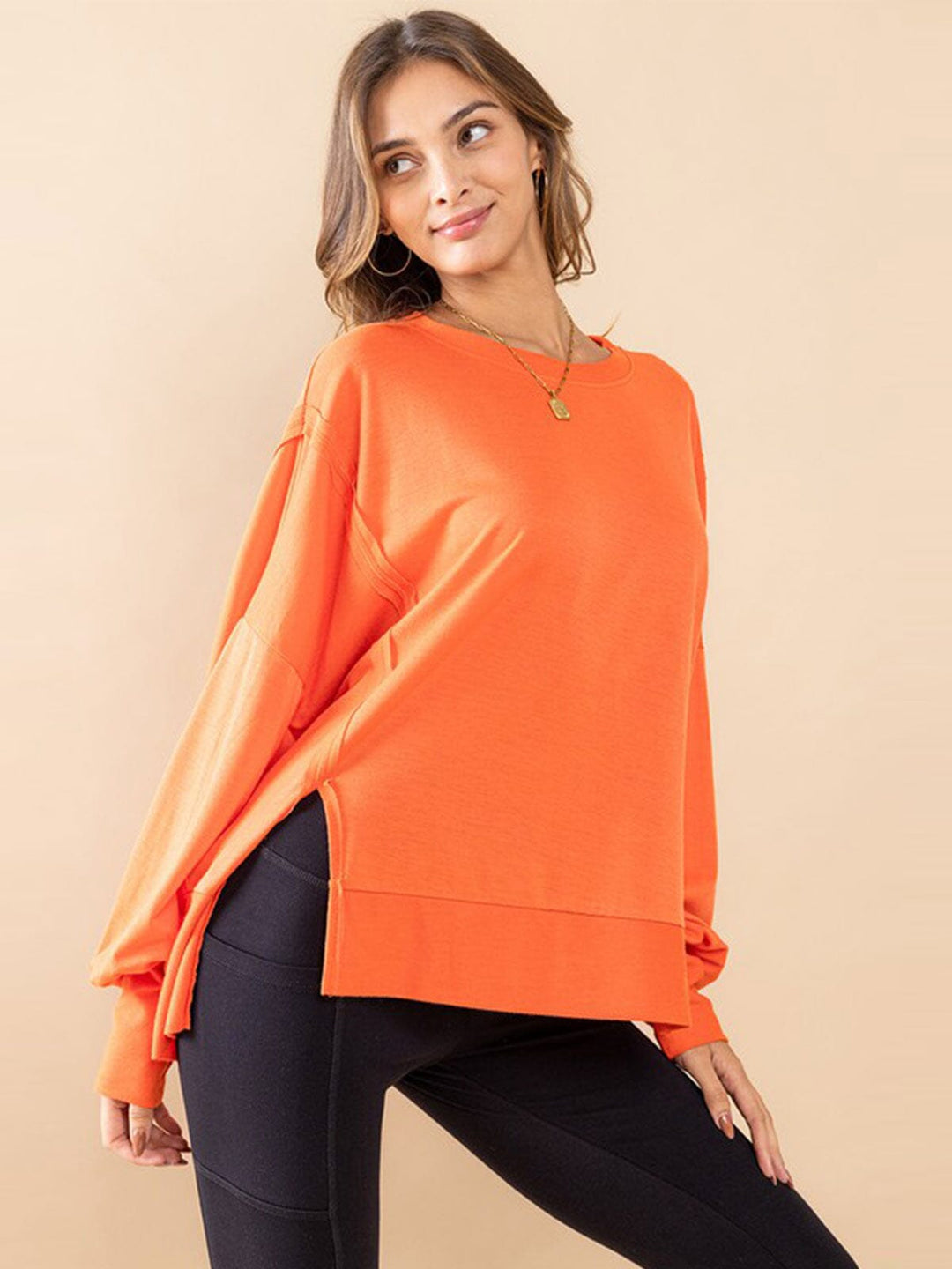 WOMEN'S LONG SLEEVE SOLID HIGH-LOW TOP