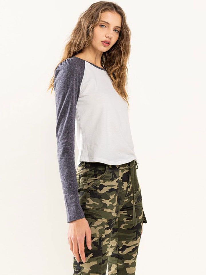 WOMEN'S LONG SLEEVE COLORBLOCK TOP