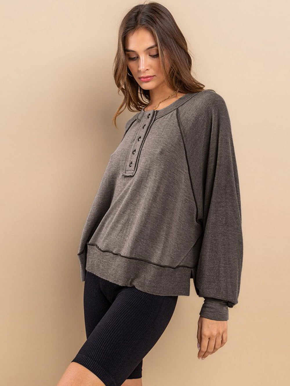 WOMEN'S LONG SLEEVE BUTTON UP TOP