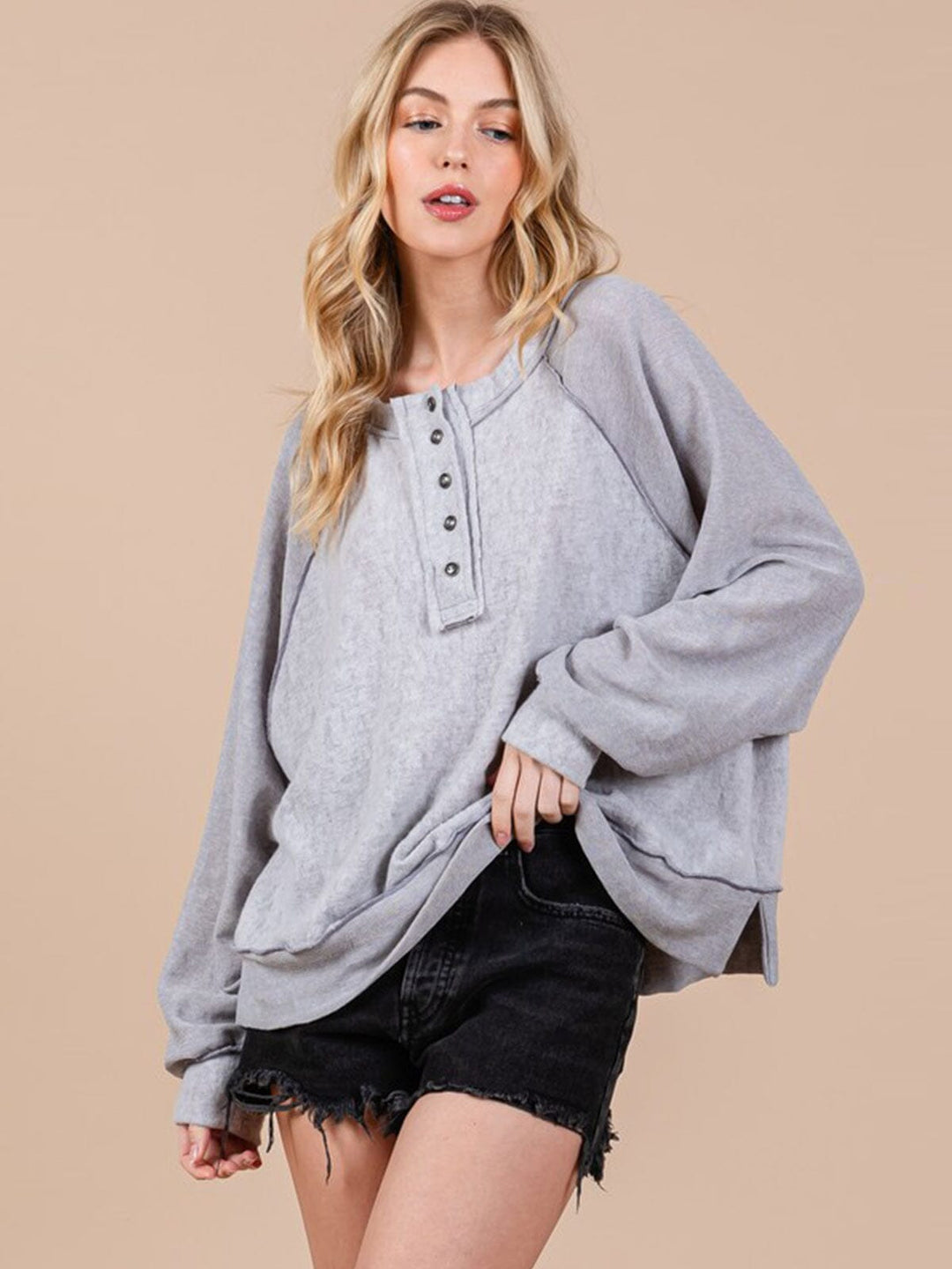 WOMEN'S LONG SLEEVE BUTTON UP TOP