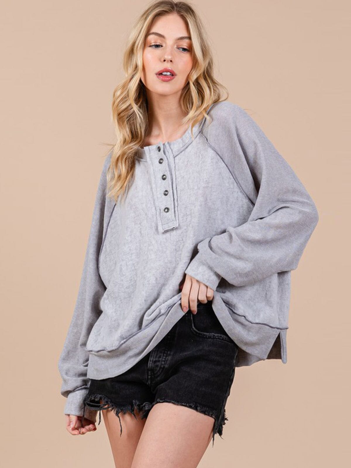 WOMEN'S LONG SLEEVE BUTTON UP TOP