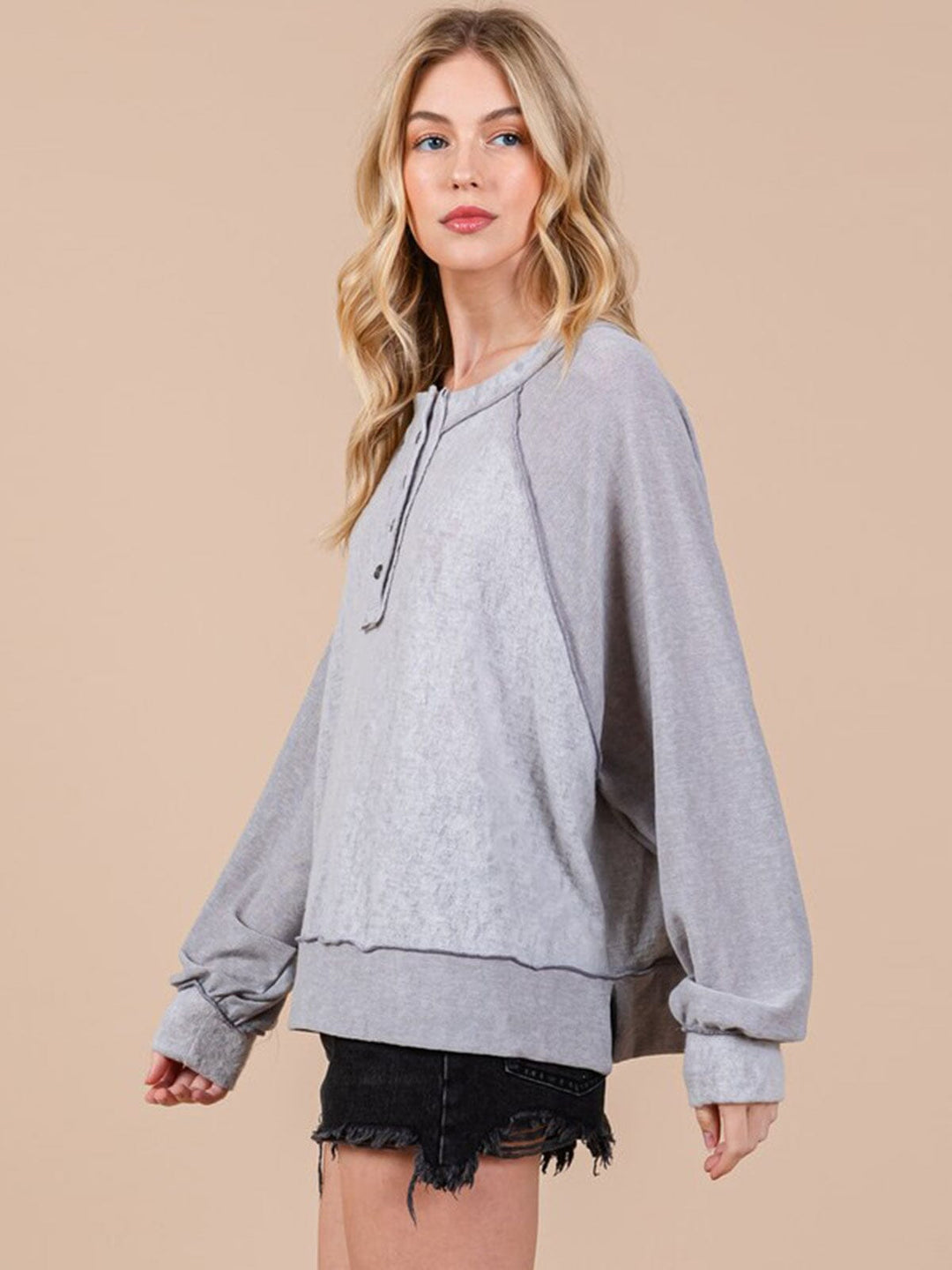 WOMEN'S LONG SLEEVE BUTTON UP TOP