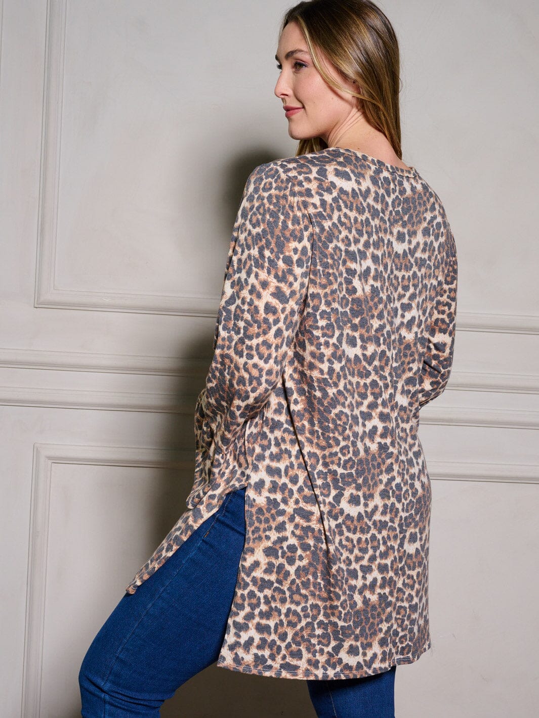 PLUS SIZE LONG SLEEVE ANIMAL PRINT TUNIC BLOUSE TOP