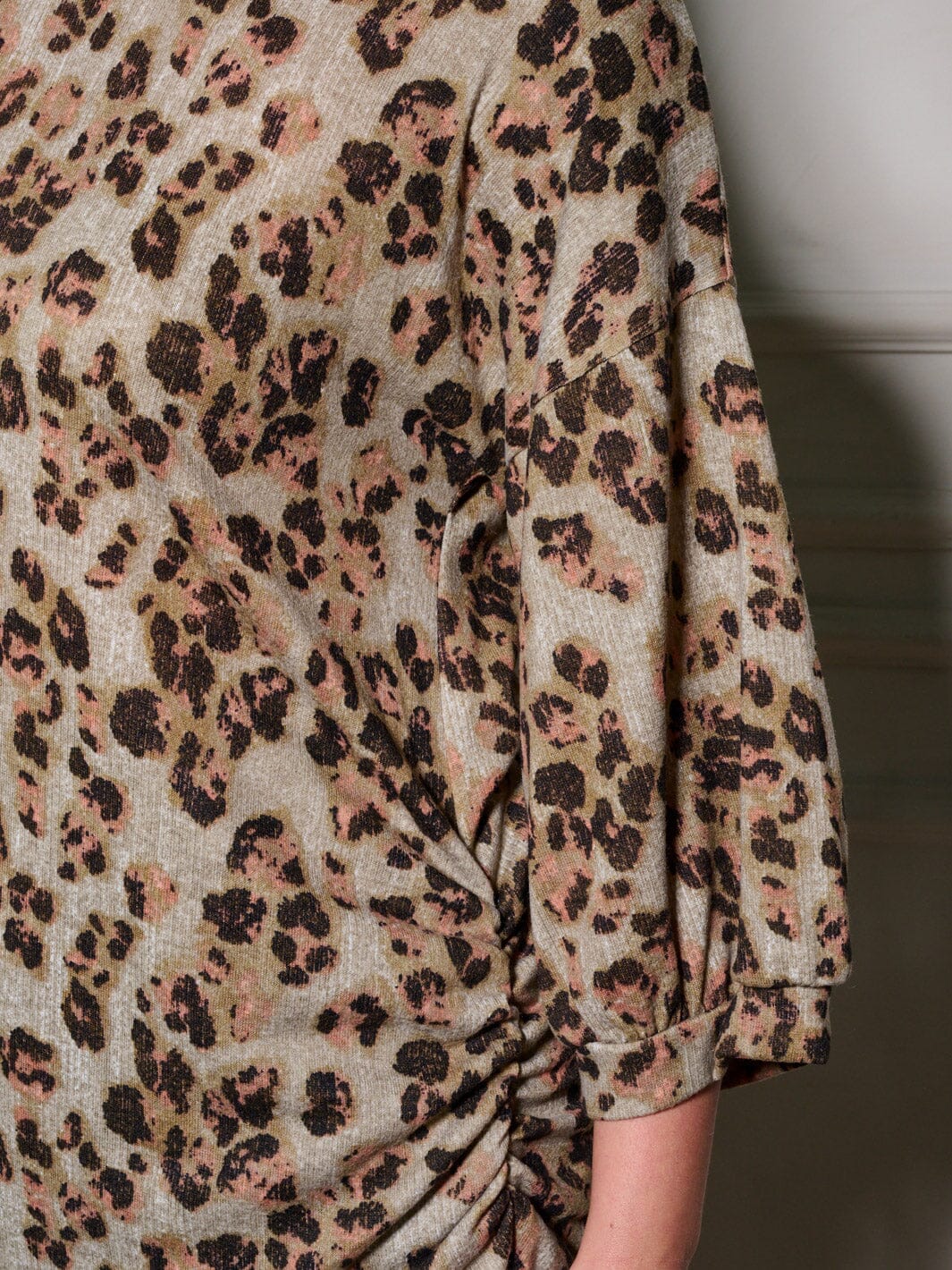 PLUS SIZE 3/4 SLEEVE ANIMAL PRINT TUNIC BLOUSE TOP