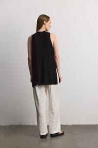 WOMEN'S SLEEVELESS MOCK NECK RIBBED TANK TOP