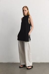 WOMEN'S SLEEVELESS MOCK NECK RIBBED TANK TOP