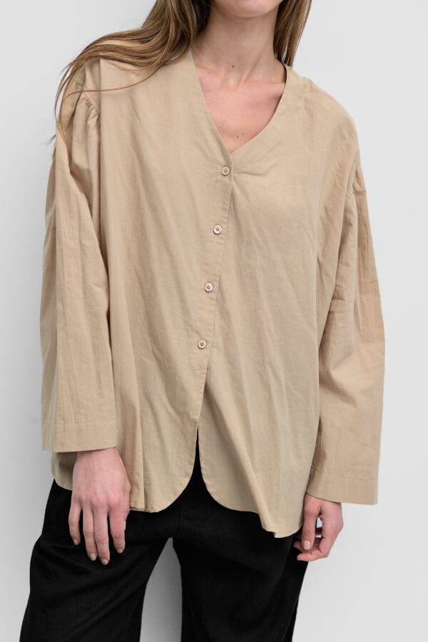 WOMEN'S LONG SLEEVE BUTTON UP V-NECK TOP