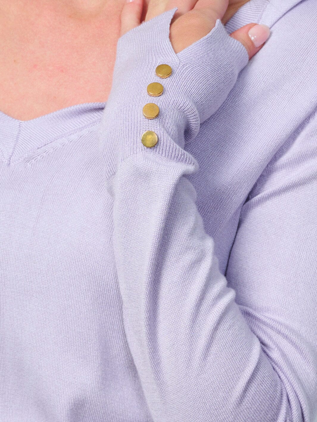 WOMEN'S LONG SLEEVE V-NECK BUTTON DETAILED TOP