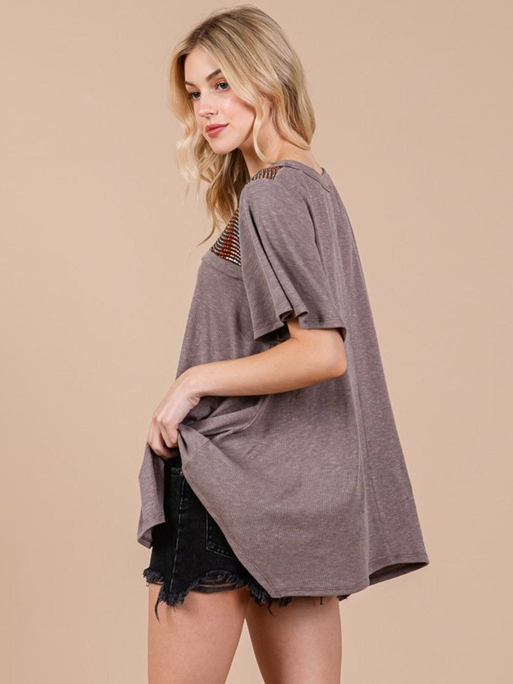 WOMEN'S SHORT SLEEVE LOOSE FIT STUDS DETAILED BLOUSE