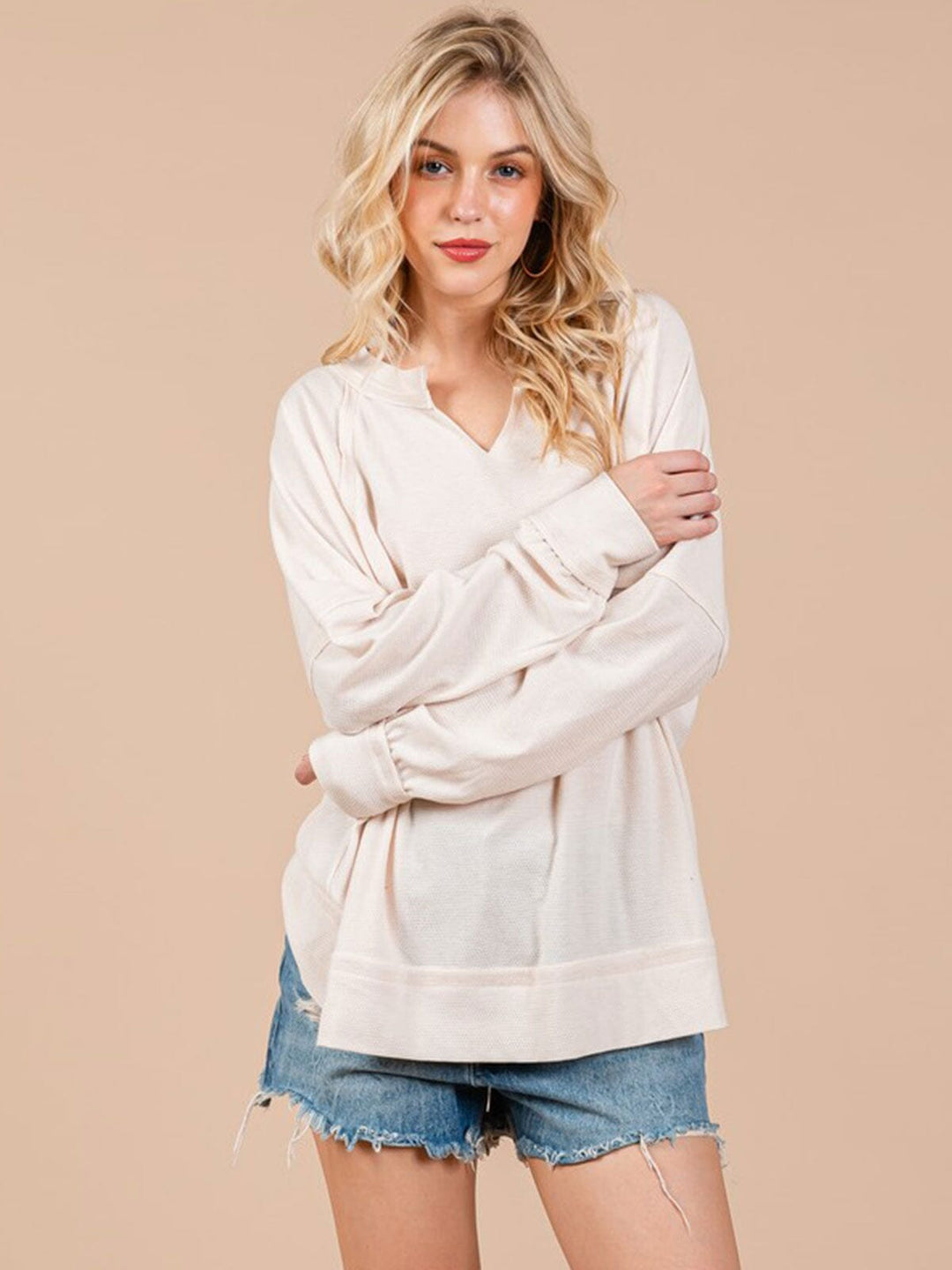 WOMEN'S LONG SLEEVE V-NECK RIBBED TOP