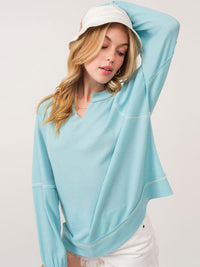 WOMEN'S LONG SLEEVE V-NECK RIBBED TOP