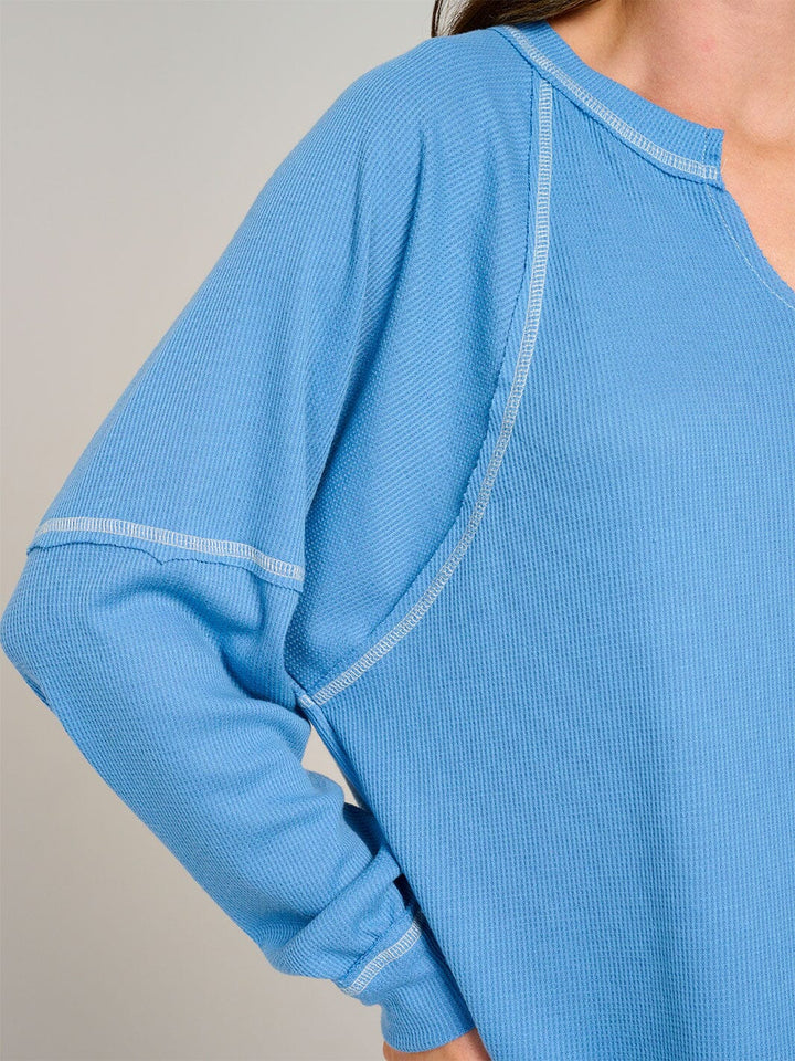WOMEN'S LONG SLEEVE V-NECK RIBBED TOP
