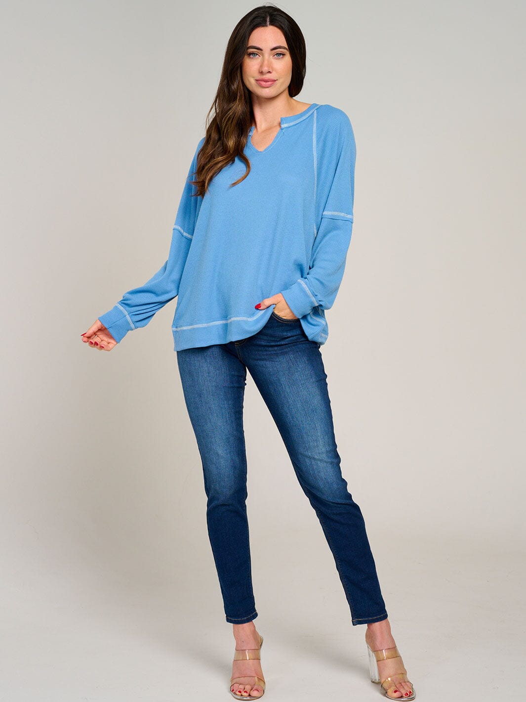 WOMEN'S LONG SLEEVE V-NECK RIBBED TOP