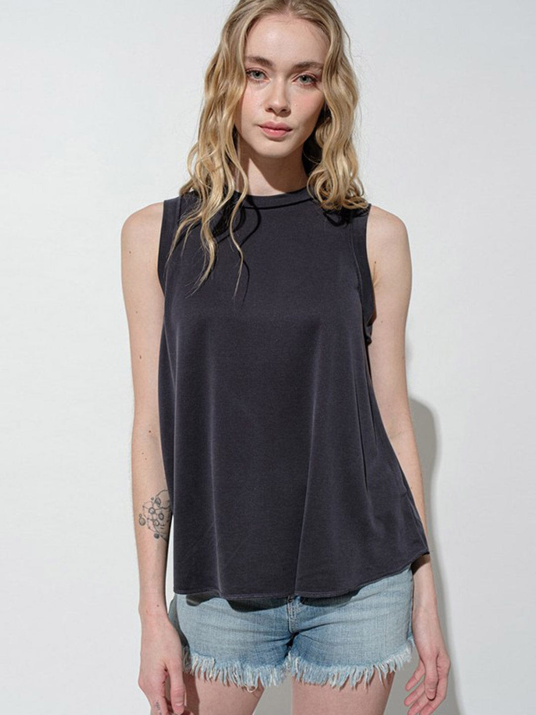 WOMEN'S SLEEVELESS TUNIC TANK TOP